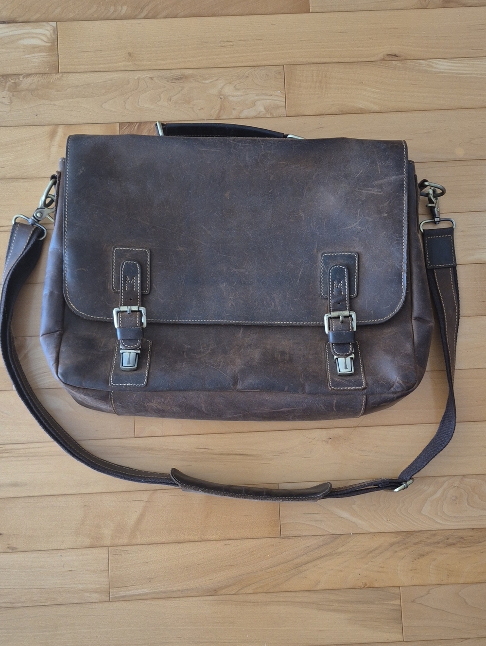 Beautiful quality leather Kattee bag, made in USA